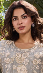 Load image into Gallery viewer, Rubina Flare Studs