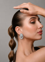 Load image into Gallery viewer, Lustro Oval Earrings